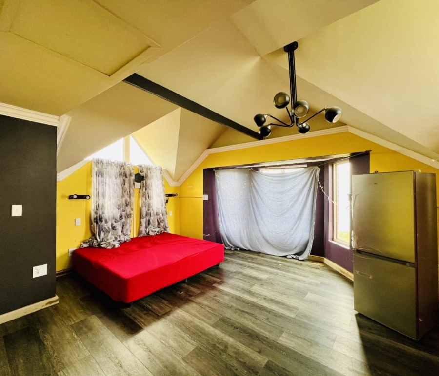 6 Bedroom Property for Sale in Herolds Bay Western Cape